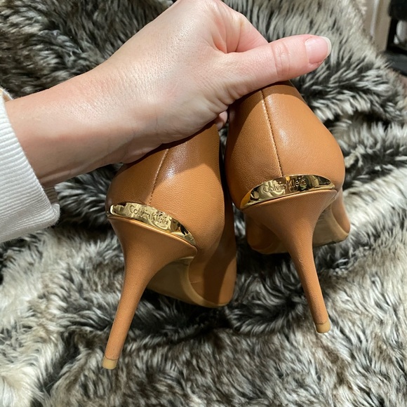 Calvin Klein - Picture 3 of 3